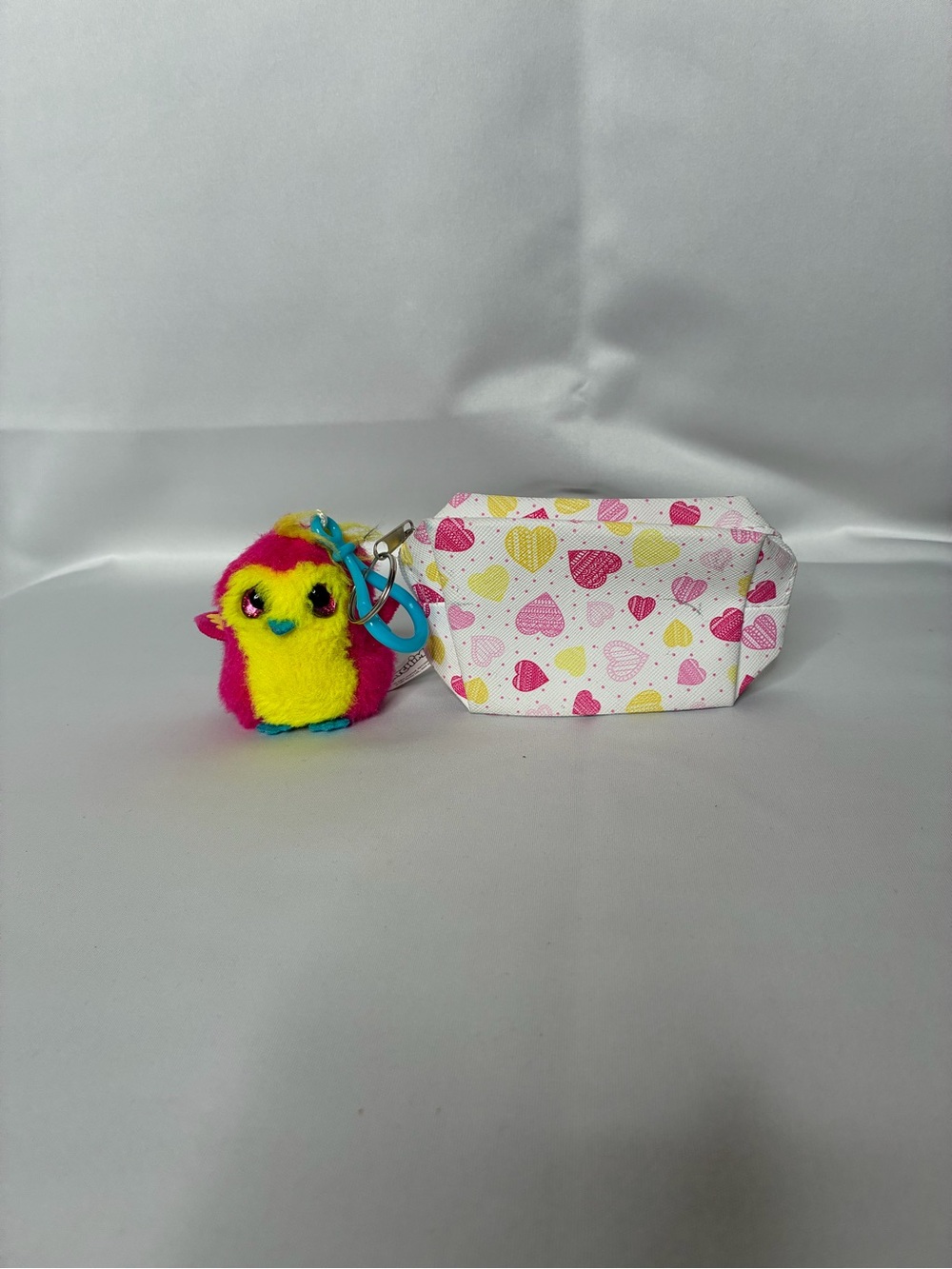 Kids Heart Print Coin Pouch with Colorful Plush Keychain - White/Pink/Yellow